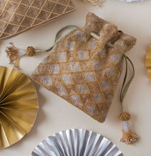 Load image into Gallery viewer, Metallic Maze Silver Gold