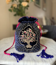 Load image into Gallery viewer, Peepal Potli