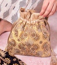 Load image into Gallery viewer, Paisley Paradise Gold
