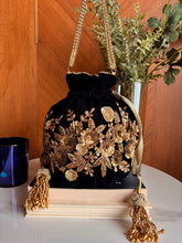 Load image into Gallery viewer, Dancing Daffodils Navy Blue
