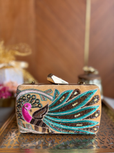 Load image into Gallery viewer, Peacock Plume Clutch
