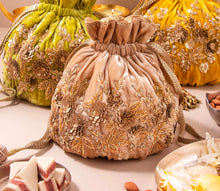 Load image into Gallery viewer, Dancing Daffodils Gold
