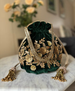 Dancing Daffodils Dark Green