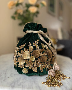 Dancing Daffodils Dark Green